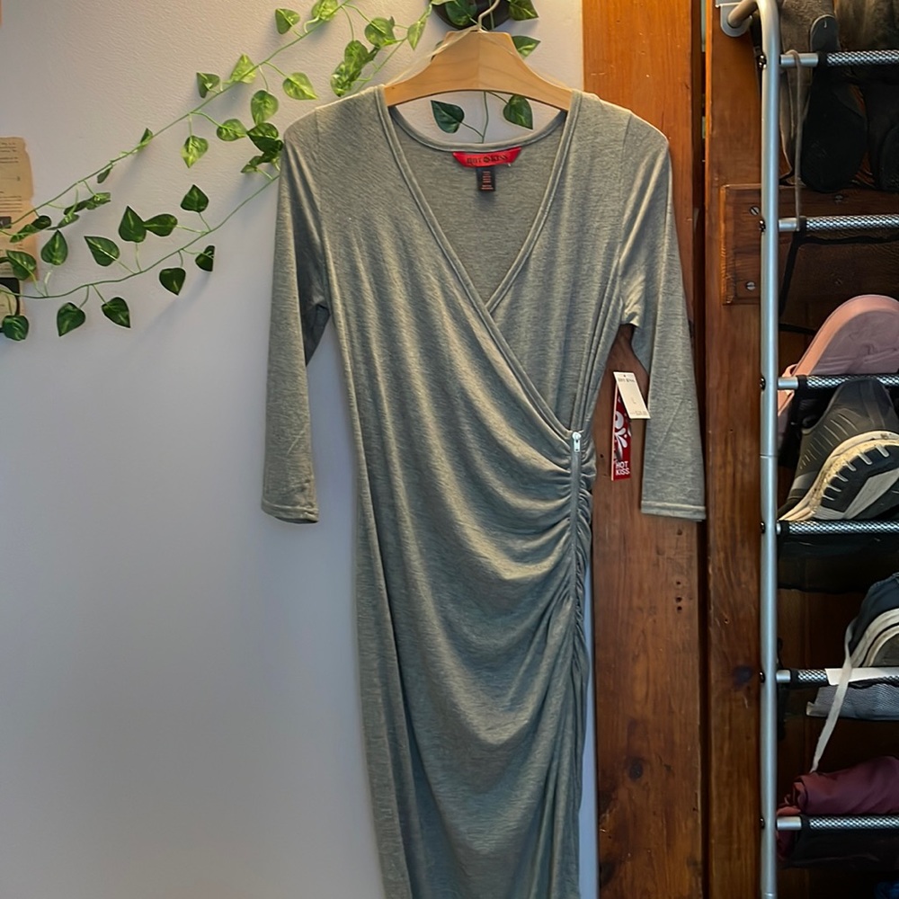 Hot Kiss grey zipper dress
